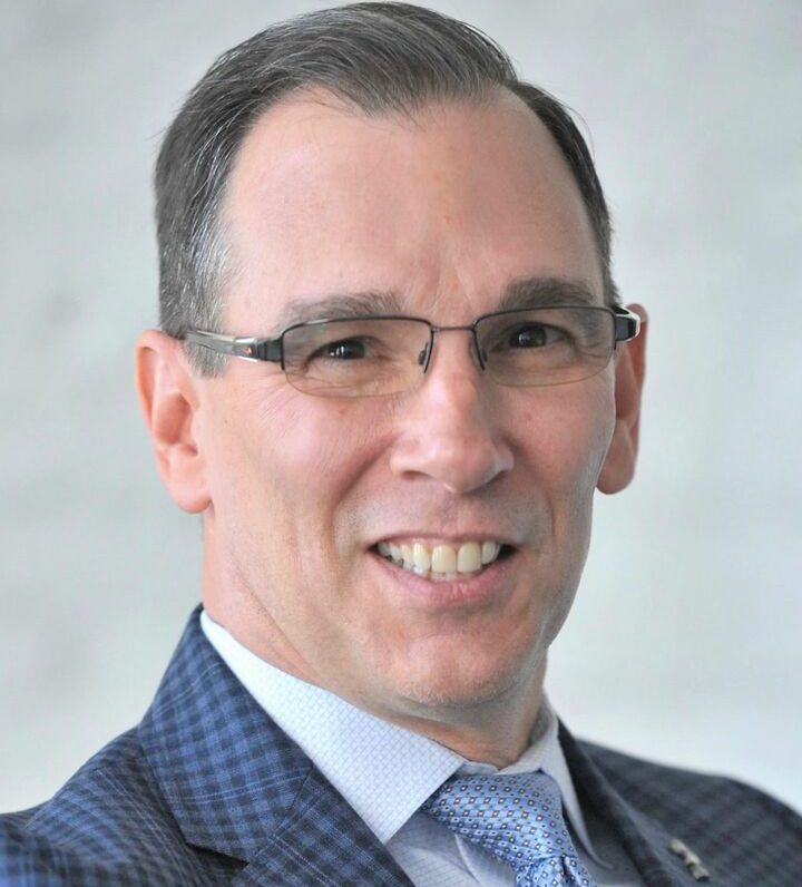 Tim Reeder Headshot sq